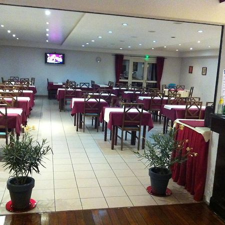 Comfort Hotel Poissy Technoparc Экстерьер фото