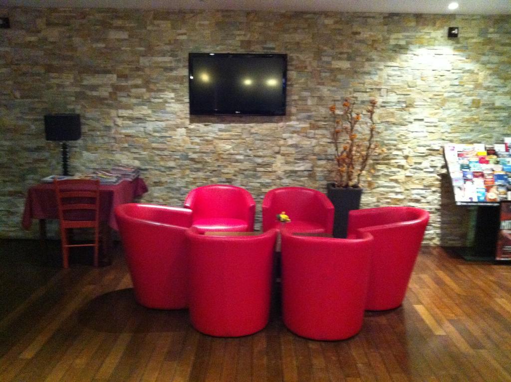 Comfort Hotel Poissy Technoparc Экстерьер фото