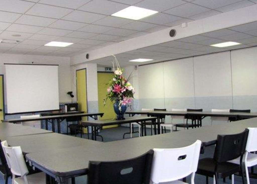Comfort Hotel Poissy Technoparc Удобства фото