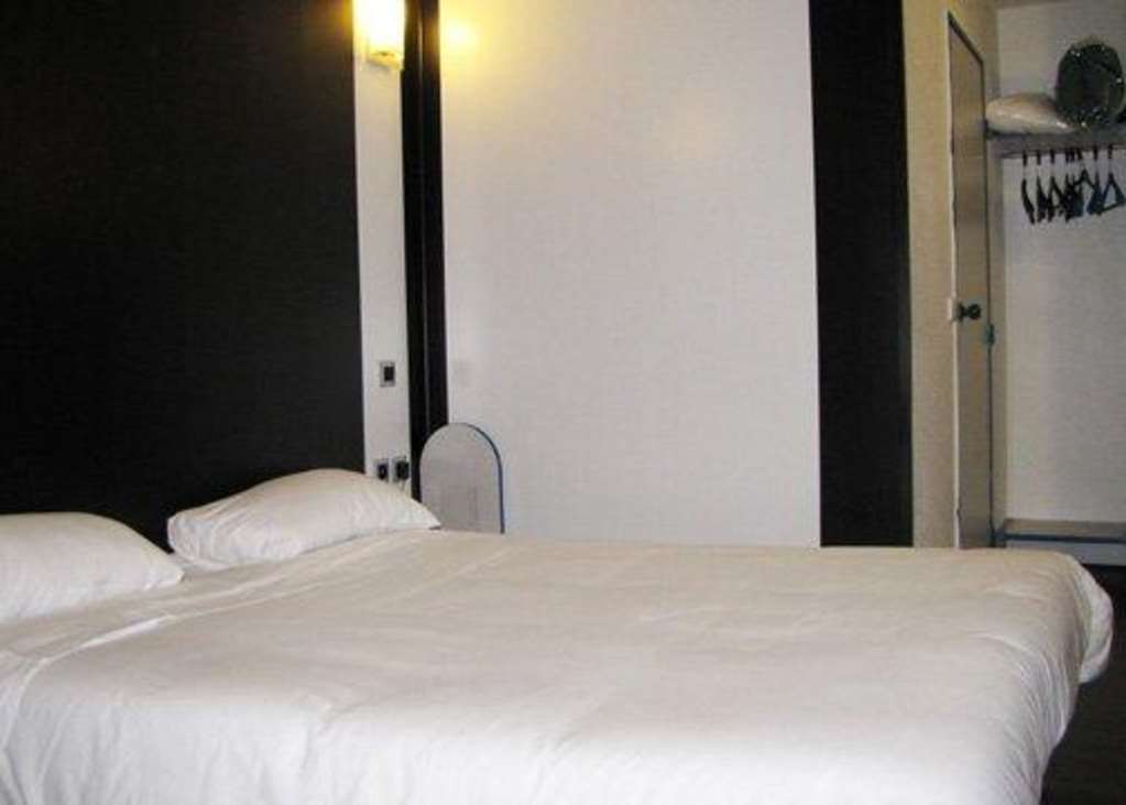 Comfort Hotel Poissy Technoparc Номер фото